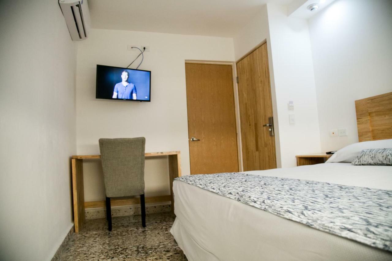 Booking 500 Monterrey Eksteriør billede