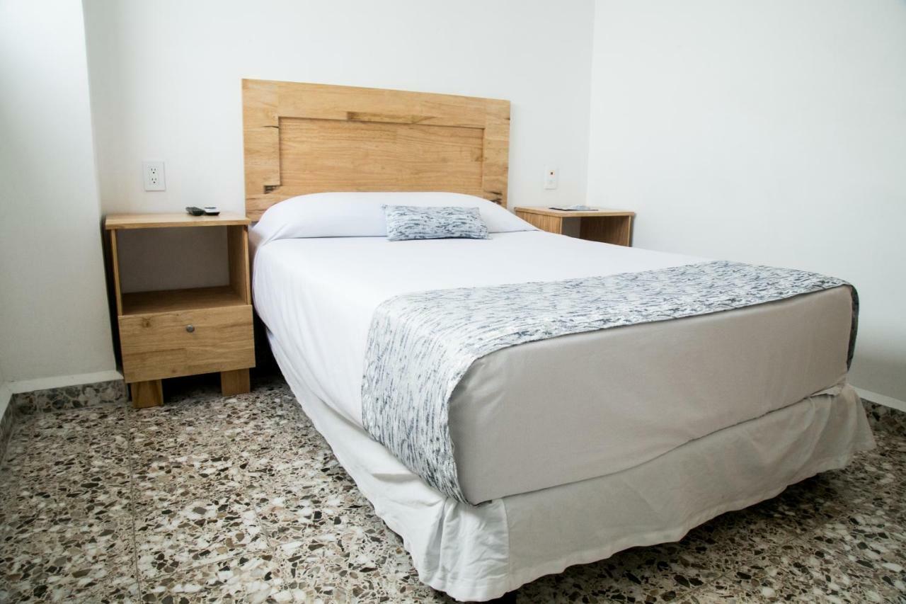 Booking 500 Monterrey Eksteriør billede