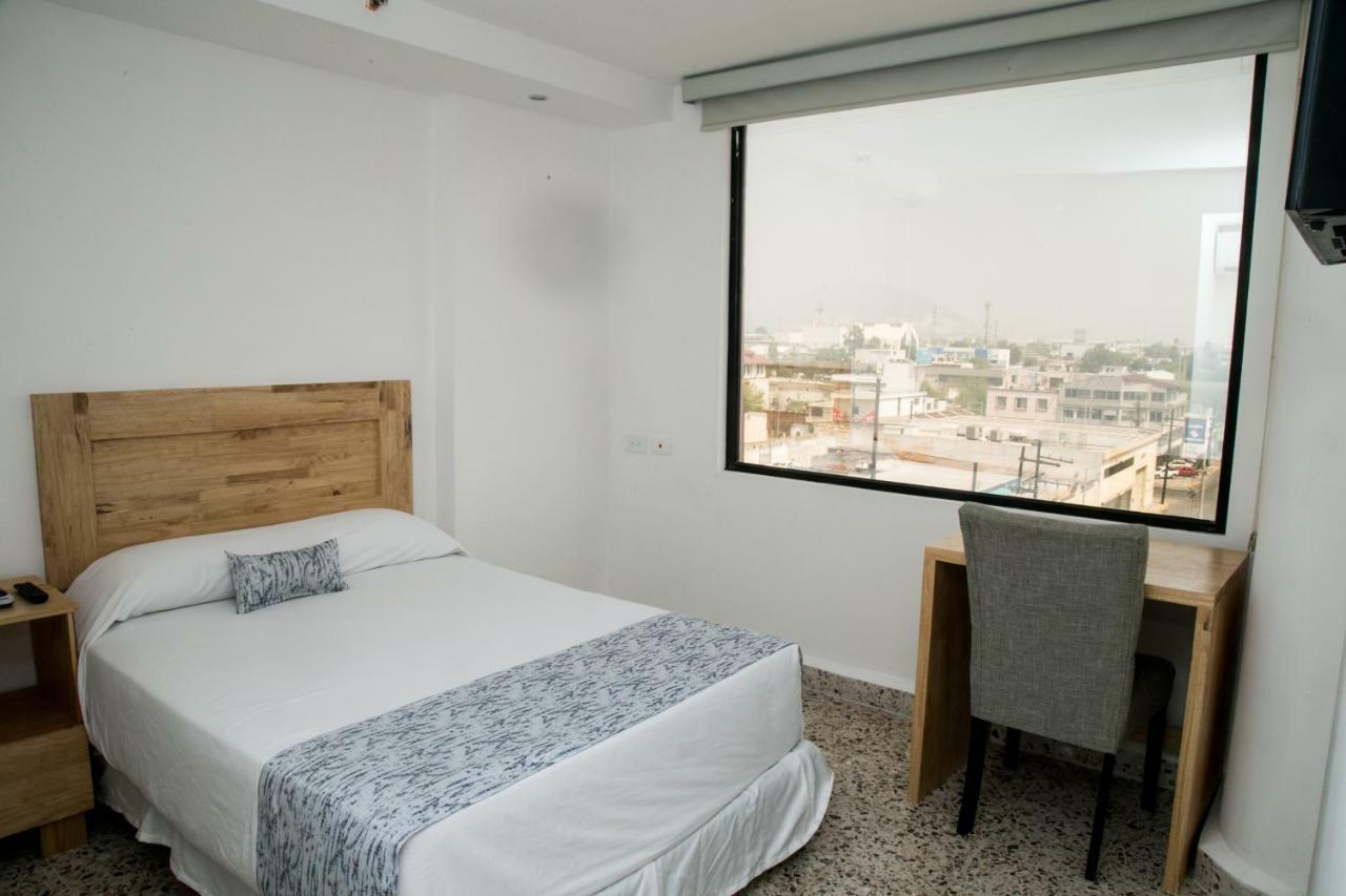 Booking 500 Monterrey Eksteriør billede