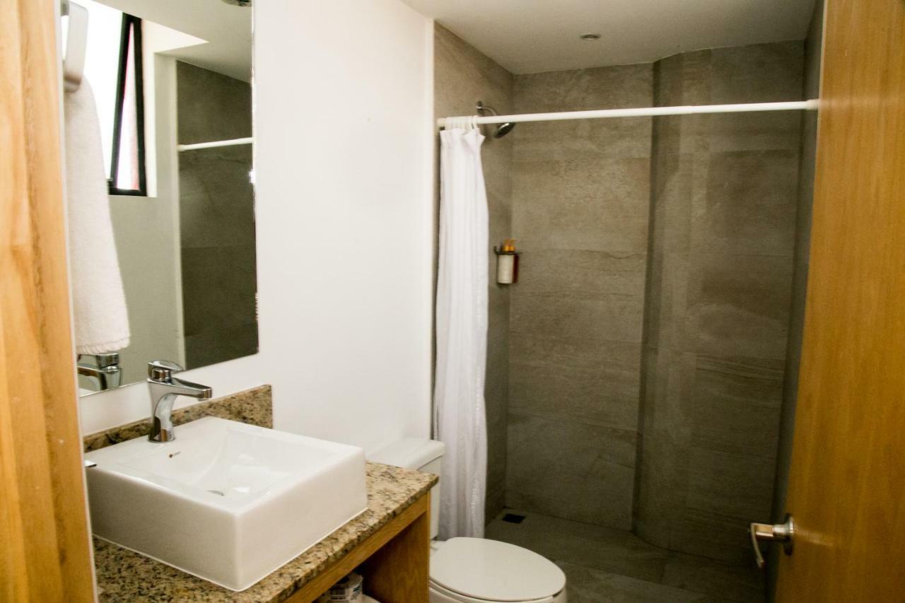 Booking 500 Monterrey Eksteriør billede