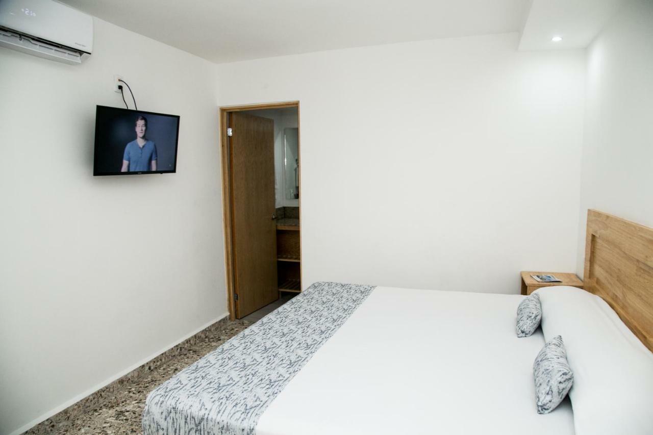 Booking 500 Monterrey Eksteriør billede