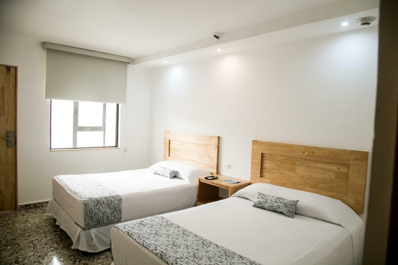 Booking 500 Monterrey Eksteriør billede