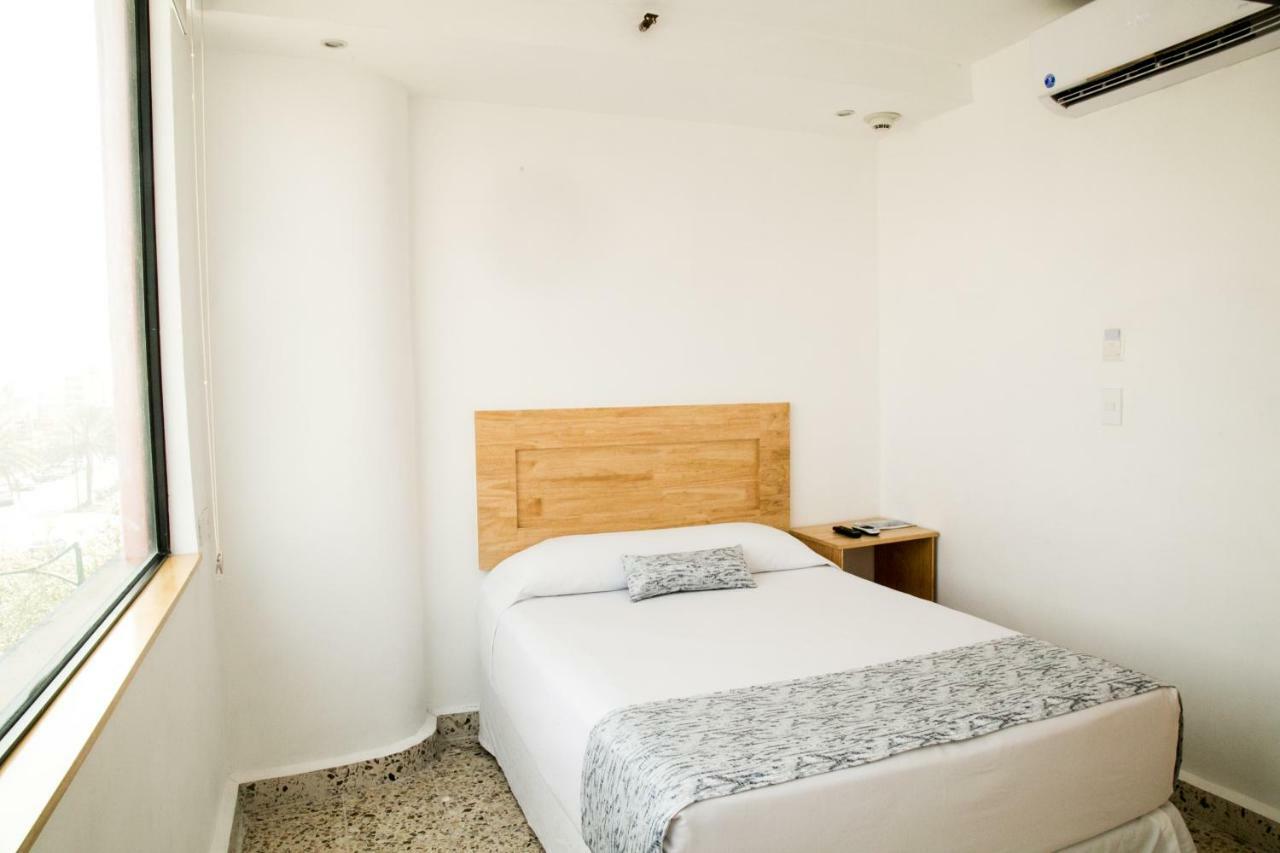 Booking 500 Monterrey Eksteriør billede