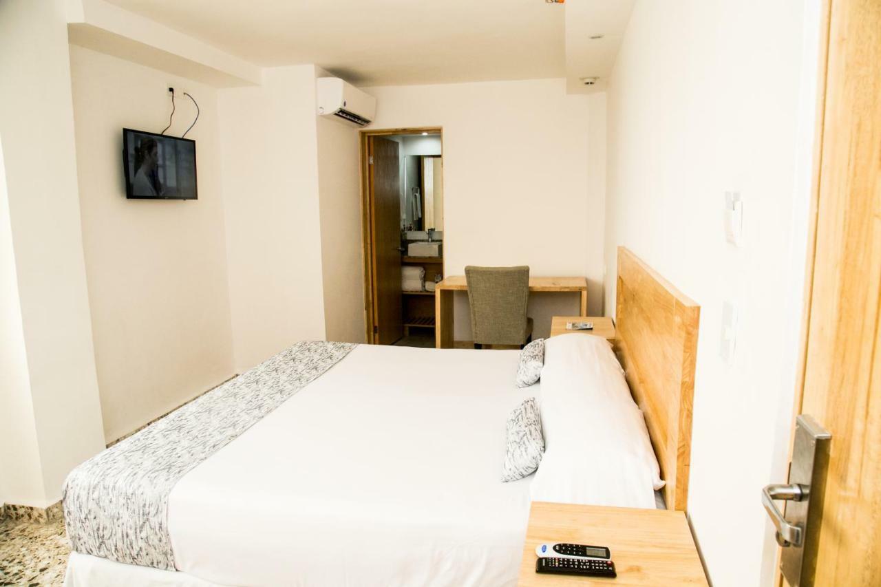 Booking 500 Monterrey Eksteriør billede