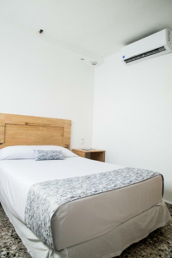 Booking 500 Monterrey Eksteriør billede
