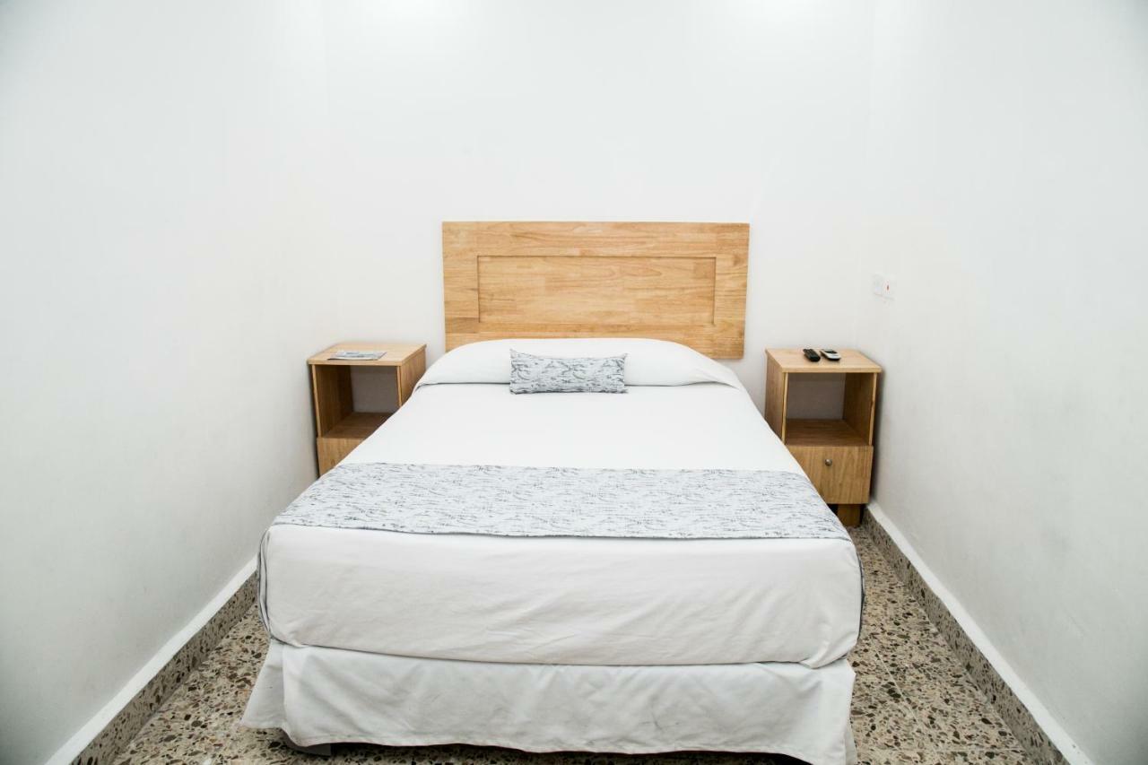 Booking 500 Monterrey Eksteriør billede