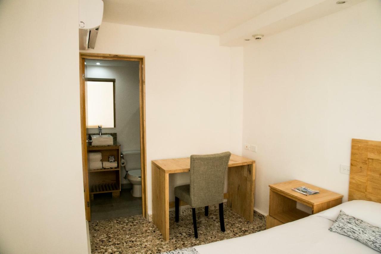 Booking 500 Monterrey Eksteriør billede